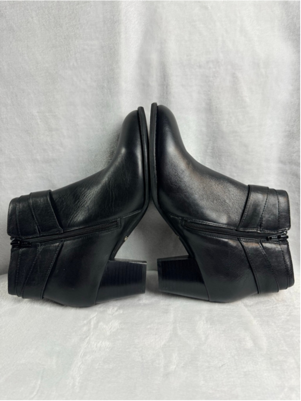 Vionic Trinity Black Ankle Boots/Booties Size 8 with Gold Buckle Block Heel - Picture 5 of 9